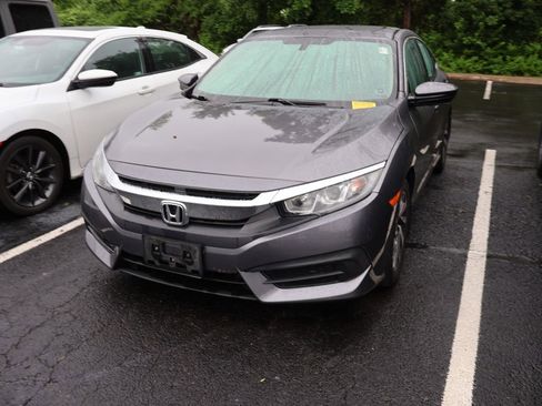 Used 2018 Honda Civic EX image 3