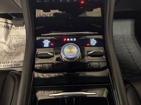 Used 2022 Jeep Grand Cherokee Overland w/ Luxury Tech Group IV image 10