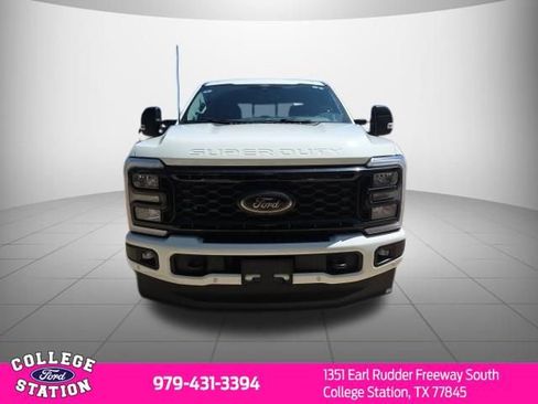 Used 2025 Ford F250 Lariat w/ Lariat Ultimate Package image 2