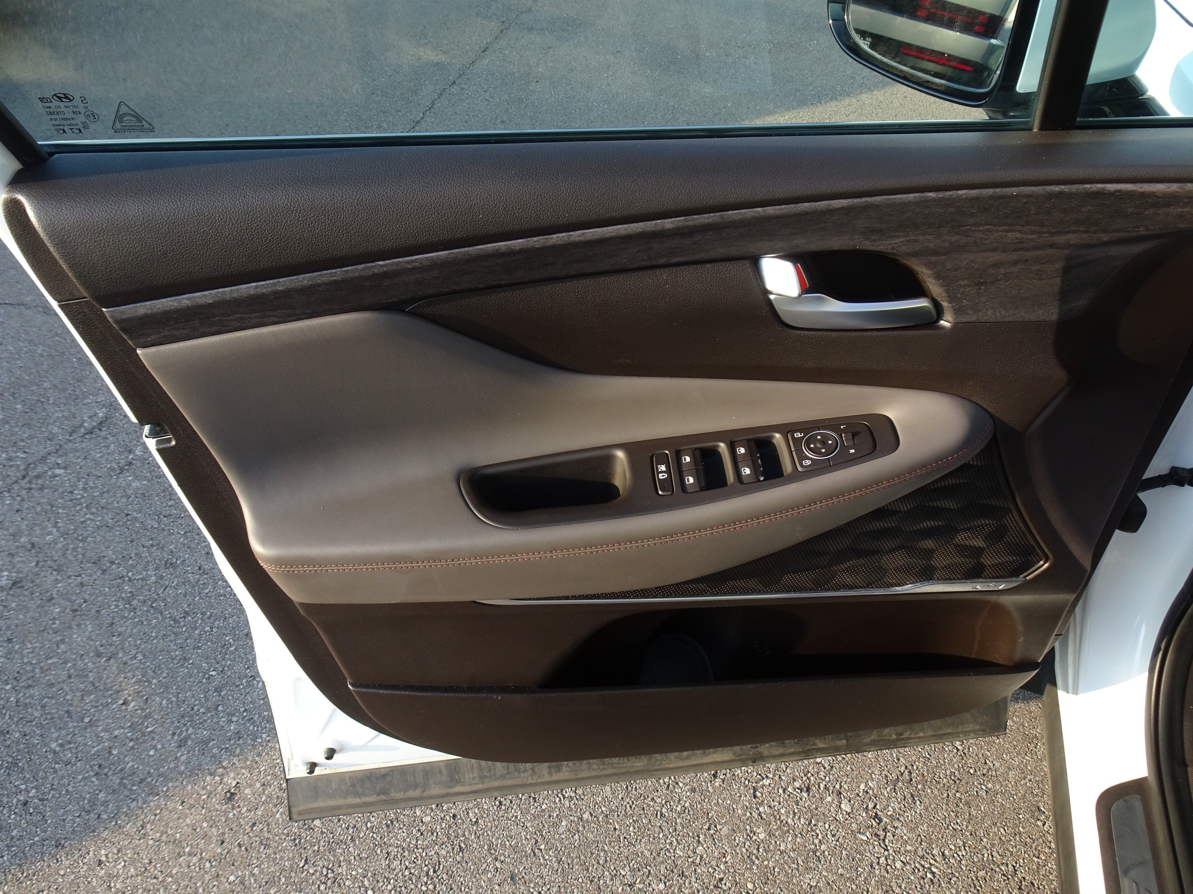 Used 2019 Hyundai Santa Fe Limited FWD image 13