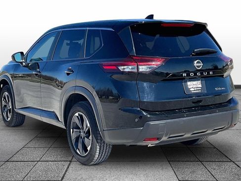 Used 2024 Nissan Rogue SV image 10