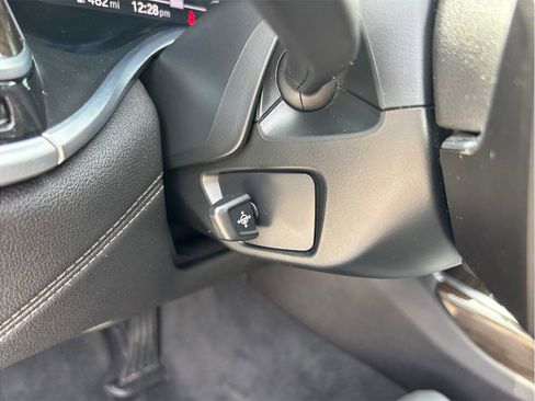 Used 2021 BMW 740i image 23