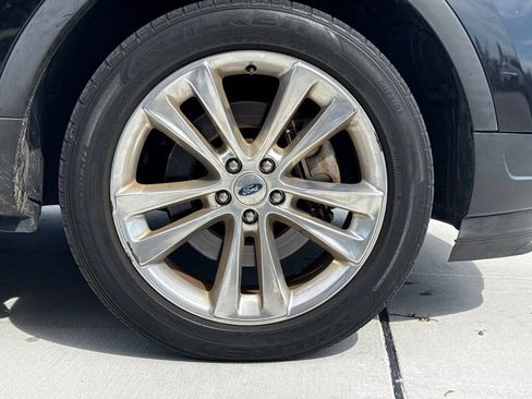 Used 2019 Ford Explorer XLT w/ Equipment Group 202A AWD/4WD image 9