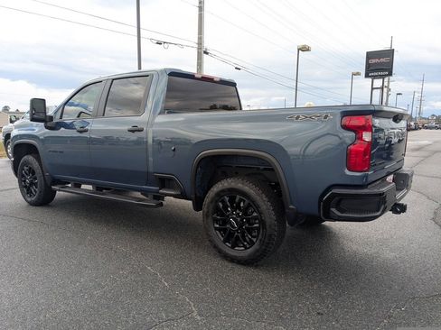 Used 2025 Chevrolet Silverado 2500 Custom w/ Custom Value Package image 6