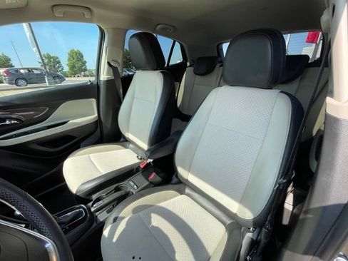 Used 2022 Buick Encore Preferred AWD/4WD image 17