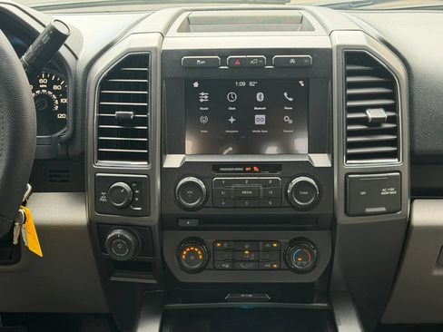 Used 2018 Ford F150 XLT w/ Equipment Group 302A Luxury AWD/4WD image 13
