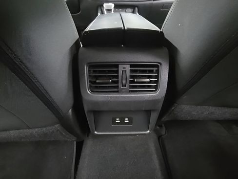 Used 2024 Nissan Rogue SV FWD image 26