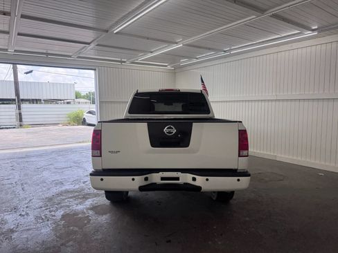 Used 2012 Nissan Titan SV RWD image 6