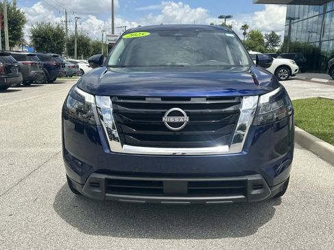 Used 2025 Nissan Pathfinder SV FWD image 4