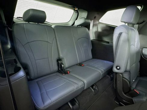 Used 2024 Buick Enclave Premium image 32
