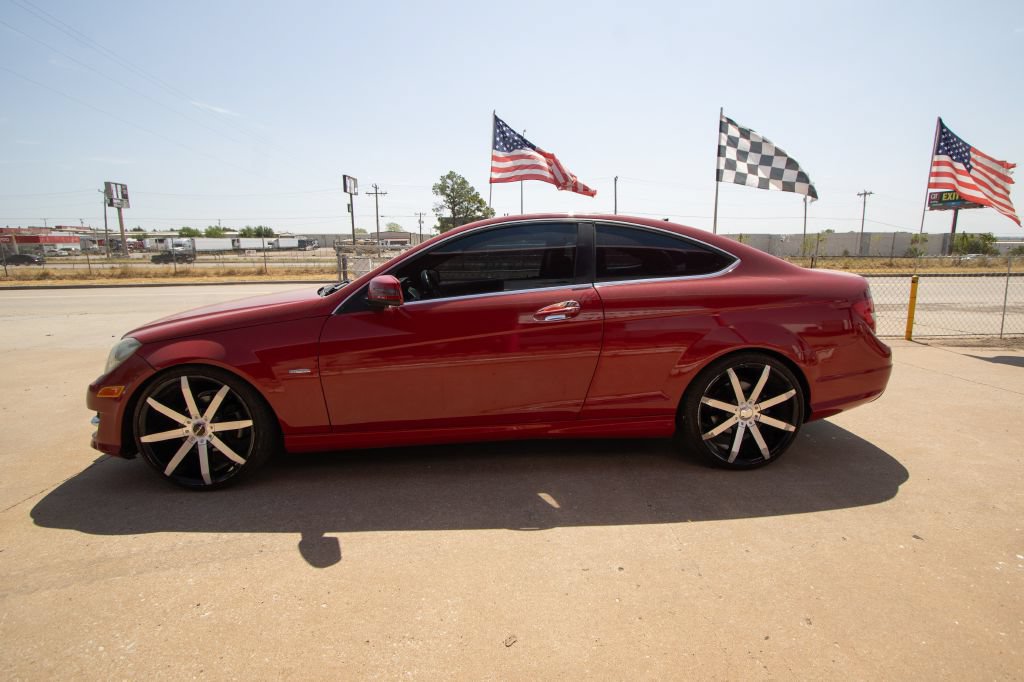 Used 2012 Mercedes-Benz C 250 Coupe image 4
