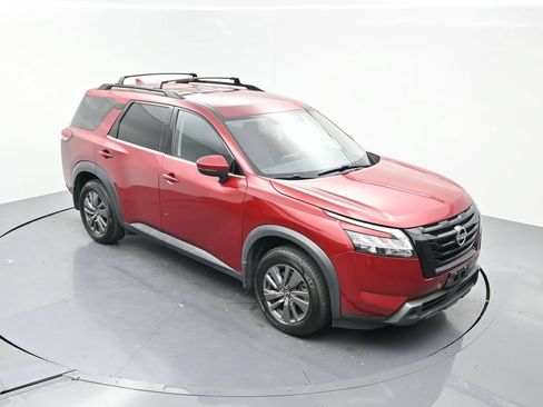 Used 2022 Nissan Pathfinder SV w/ SV Black Package FWD image 18