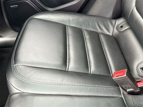 Used 2018 Porsche Macan Turbo w/ Premium Package Plus image 29