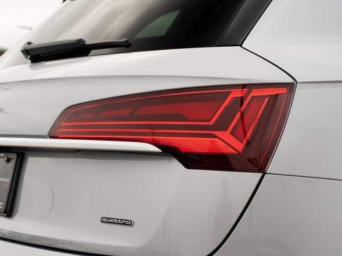 Certified 2023 Audi Q5 2.0T Premium w/ Convenience Package image 29