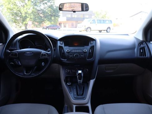 Used 2015 Ford Focus SE w/ SE Sport Package FWD image 16
