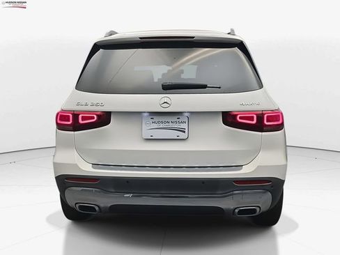 Used 2022 Mercedes-Benz GLB 250 4MATIC image 8