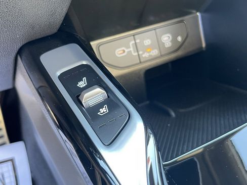 New 2026 Kia Sorento SX Prestige w/ Olive Brown Leather Package image 17