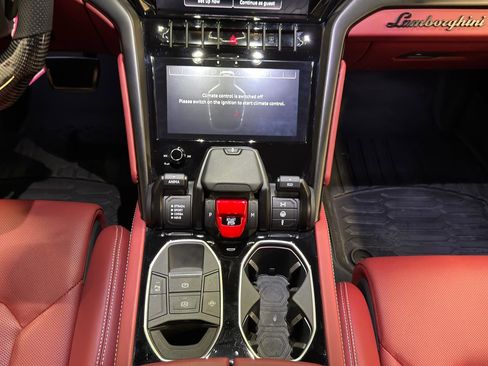 Used 2024 Lamborghini Urus S AWD/4WD image 15