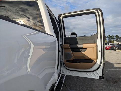 Used 2023 Ford F250 Lariat w/ Chrome Package image 63