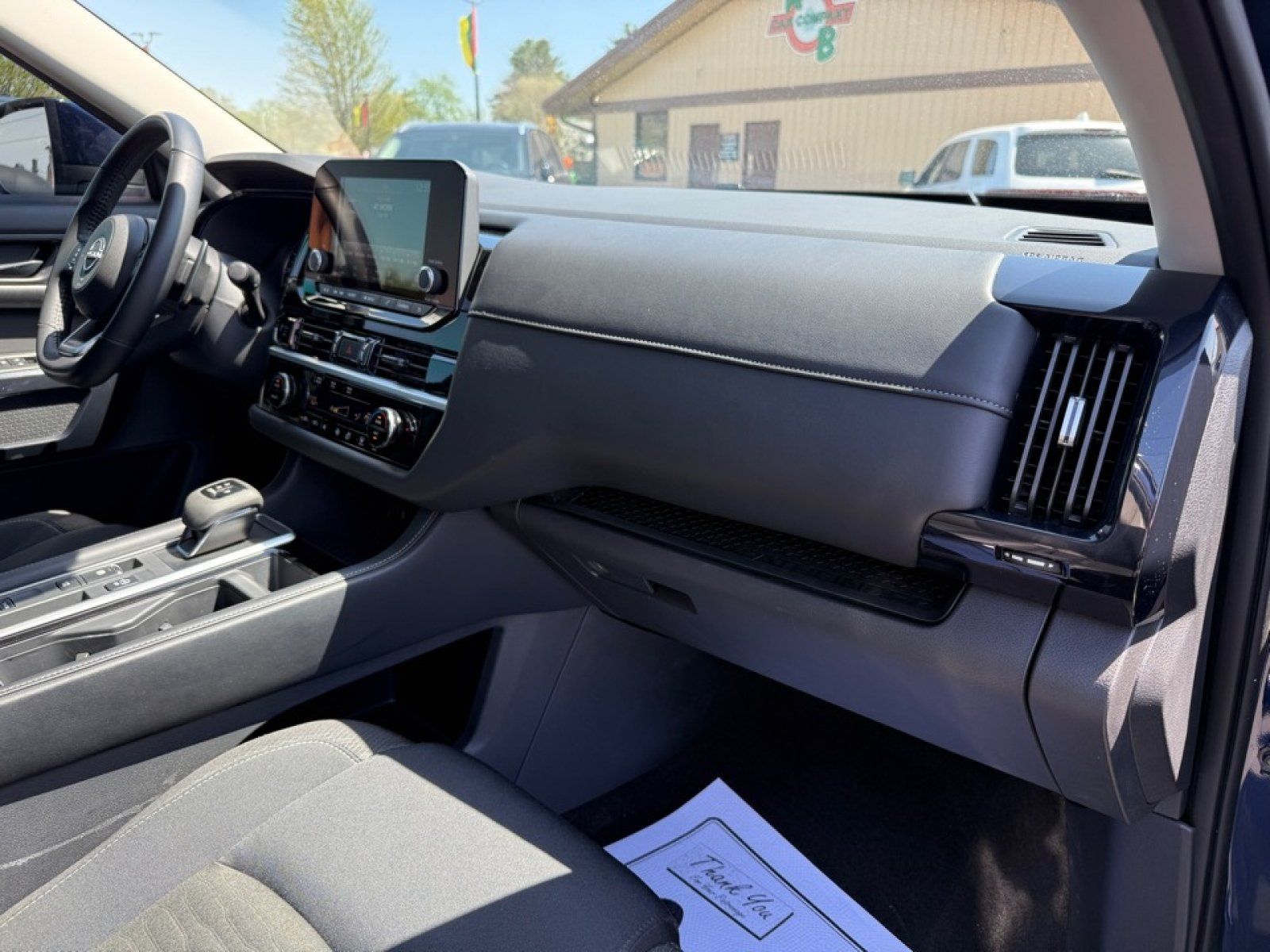 Used 2025 Nissan Pathfinder SV FWD image 22