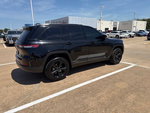 Used 2023 Jeep Grand Cherokee Altitude AWD/4WD image 25