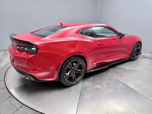 Used 2019 Chevrolet Camaro SS RWD image 4