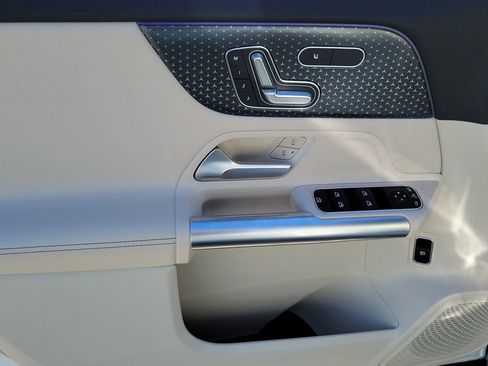 Certified 2025 Mercedes-Benz GLA 250 image 21