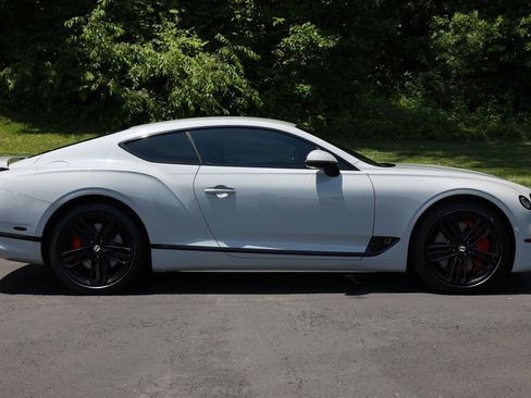 Used 2020 Bentley Continental GT image 12