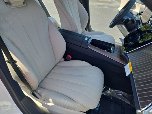 New 2026 Mercedes-Benz E 350 4MATIC Sedan image 10