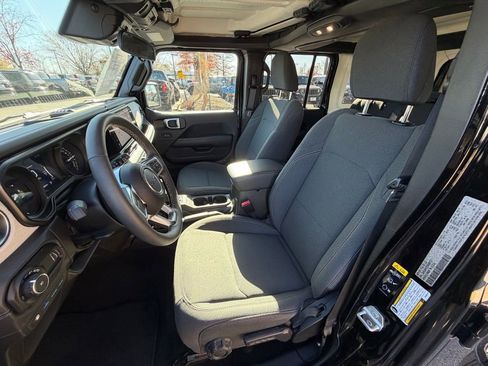 Certified 2025 Jeep Wrangler Unlimited Sahara w/ Safety Group image 22