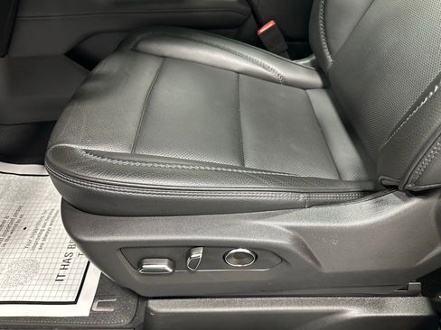 Used 2025 GMC Yukon XL Denali w/ Sun & Power Step Package image 14