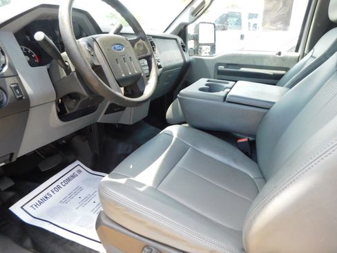 Used 2015 Ford F350 XL w/ Trailer Tow Package image 19