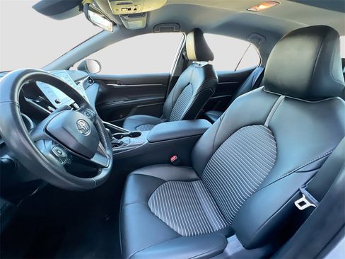 Used 2024 Toyota Camry SE image 19
