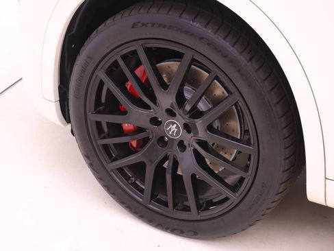 Used 2021 Maserati Levante GTS AWD/4WD image 23
