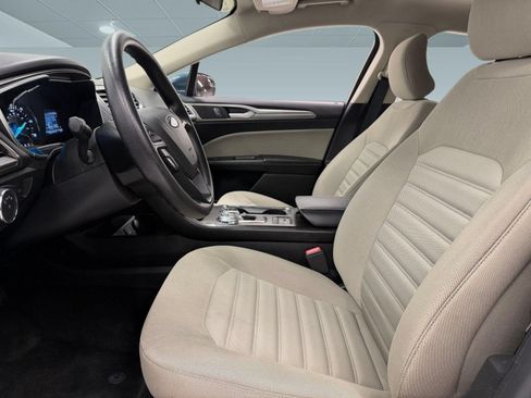 Used 2018 Ford Fusion S FWD image 4