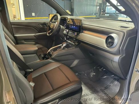 Used 2024 Chevrolet Colorado LT w/ LT Convenience Package III AWD/4WD image 20