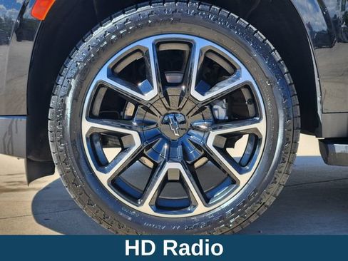 Used 2021 Chevrolet Suburban RST w/ Luxury Package AWD/4WD image 14