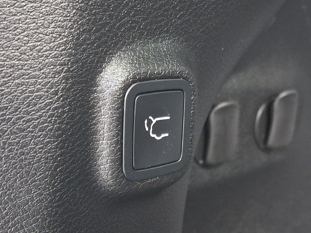 Used 2019 Jeep Cherokee Trailhawk AWD/4WD image 30