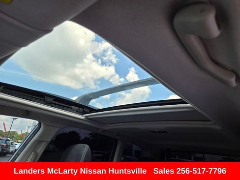 Used 2017 Subaru Forester 2.5i Premium w/ All-Weather Package AWD/4WD image 18