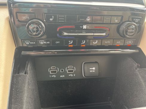 Used 2021 Jeep Grand Cherokee L Limited image 18