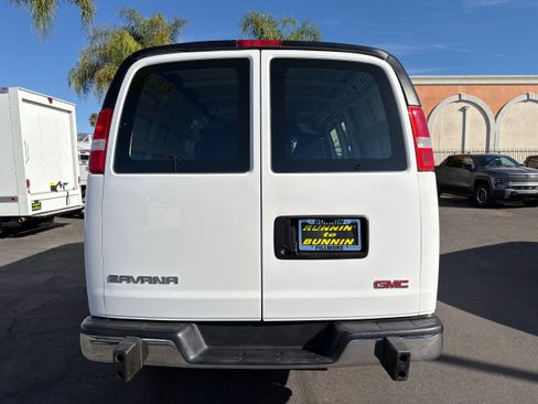 Used 2024 GMC Savana 2500 w/ Driver Convenience Package image 7
