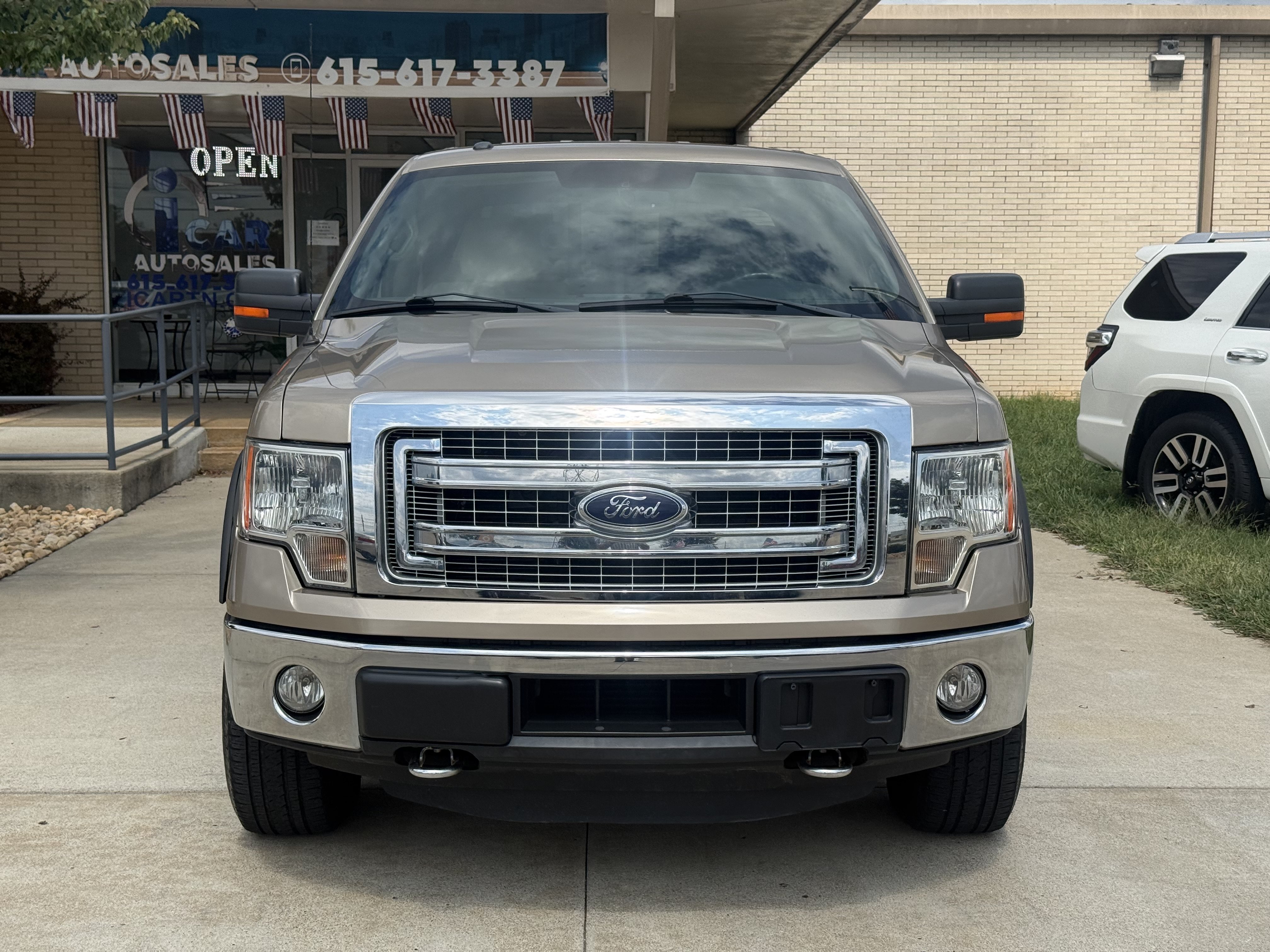 Used 2014 Ford F150 XLT w/ Equipment Group 302A Luxury AWD/4WD image 2