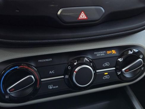 Used 2022 Kia Soul LX w/ Technology Package image 21