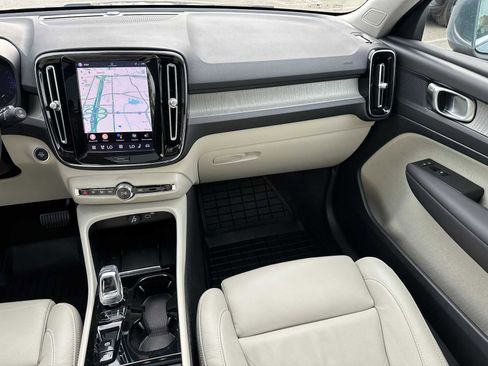 Certified 2023 Volvo XC40 B5 Plus w/ Protection Package Premier AWD/4WD image 19