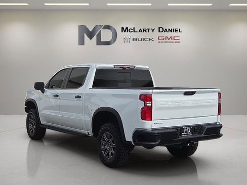 Used 2025 Chevrolet Silverado 1500 ZR2 w/ Technology Package AWD/4WD image 4
