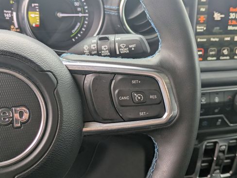 Certified 2023 Jeep Wrangler Rubicon w/ Cold Weather Group image 16