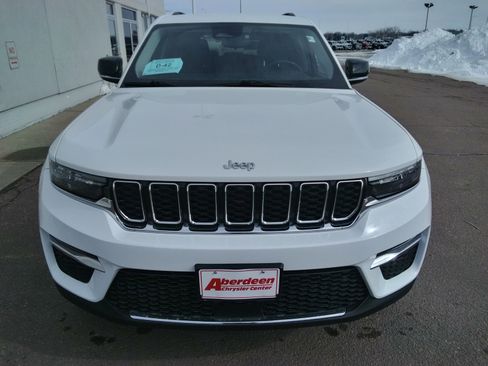 Used 2023 Jeep Grand Cherokee Limited w/ Trailer Tow Prep Group (B) image 3