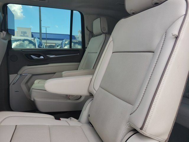Used 2021 GMC Yukon XL Denali w/ Denali Premium Package RWD image 18