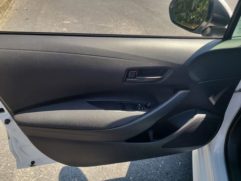 Used 2025 Toyota Corolla LE FWD image 16