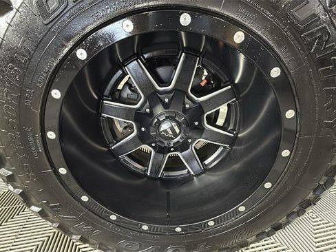 Used 2015 Jeep Wrangler Unlimited Rubicon image 36